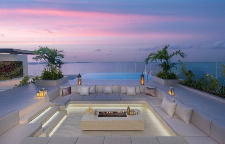 Royal Penthouse rooftop lounge and infinity plunge pool at sunset overlooking the sea, Mandarin Oriental Jumeira, Dubai