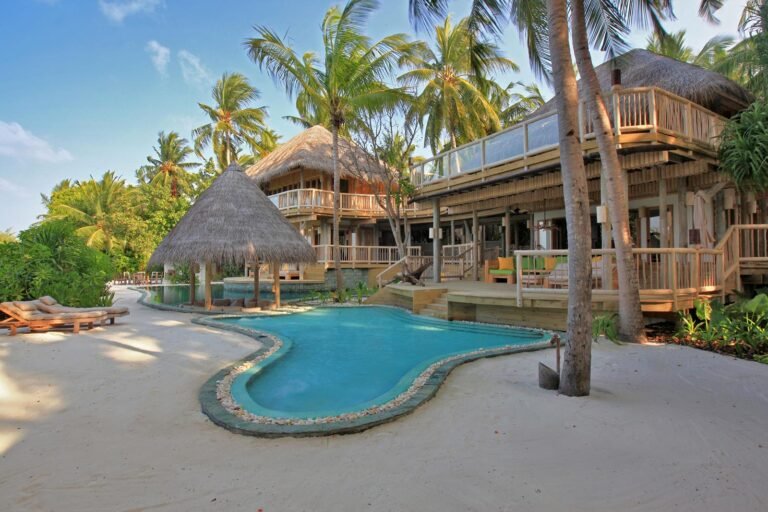 Jungle Reserve four-bedroom villa surrounded by tropical vegetation, Soneva Fushi