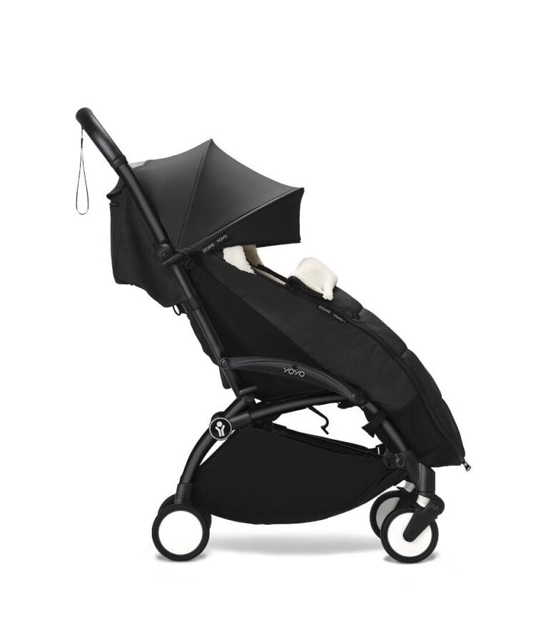 YOYO3_6PLUS_Black_BlackFrame_Profile_Footmuff_0271_eCom