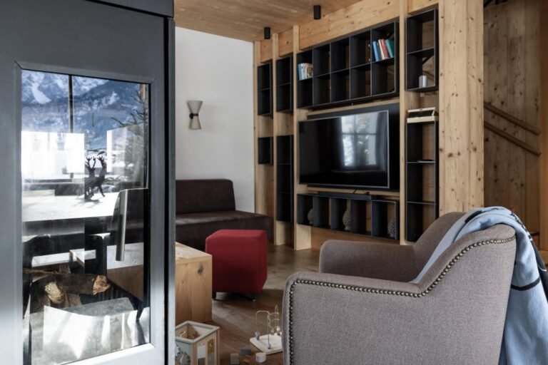Open-plan living space inside a chalet