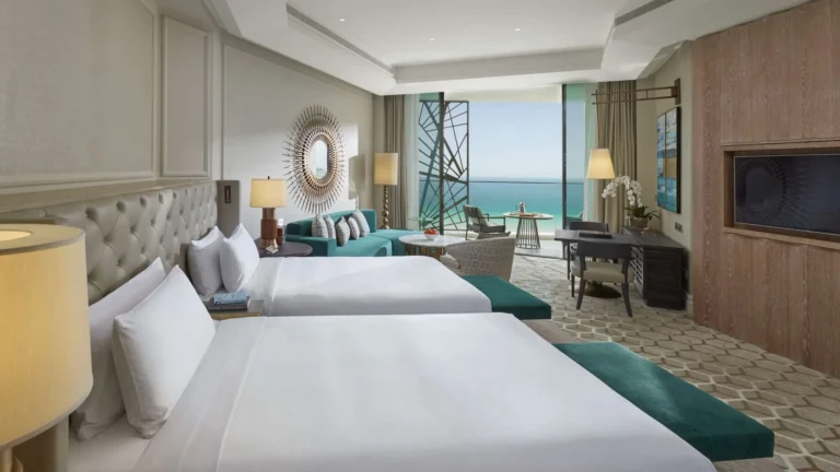 Deluxe Sea View Room with twin beds and private balcony at Mandarin Oriental Jumeira, Dubai