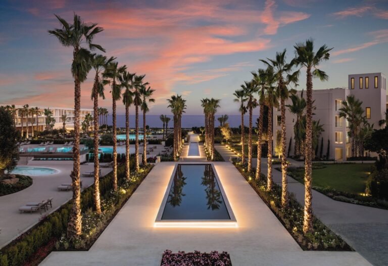 Palm Lake Boulevard at sunset, Ikos Andalusia