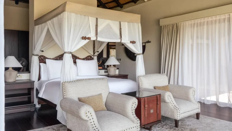 Bar and terrace lounge at Four Seasons Safari Lodge Serengeti