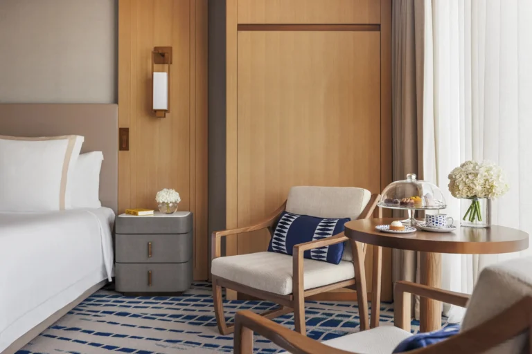 Jumeirah Beach Hotel Dubai family room bathroom with bathtub