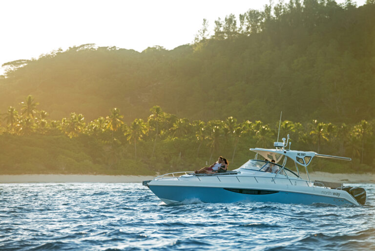 North Island, Seychelles — Romance sunset boat cruise