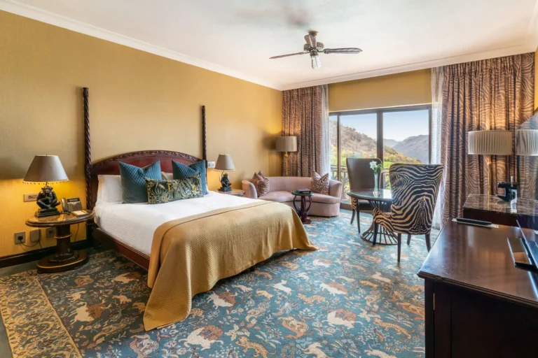 Superior Luxury Pool-Facing Room with king bed