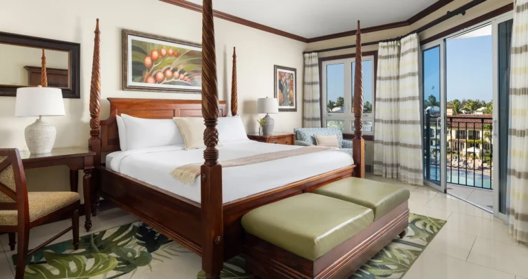 Italian Village Concierge Family Suite with Kids Room