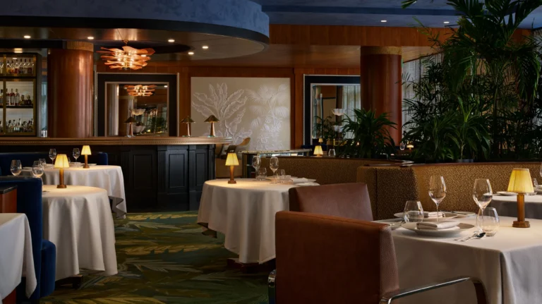 Blue by Eric Ripert dining room